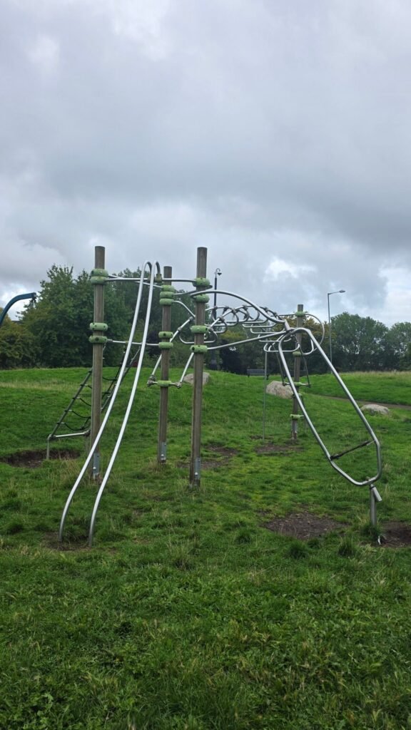 Crown Street Park playground, Liverpool (photo 2) Crown Street Park playground, Liverpool (photo 2)