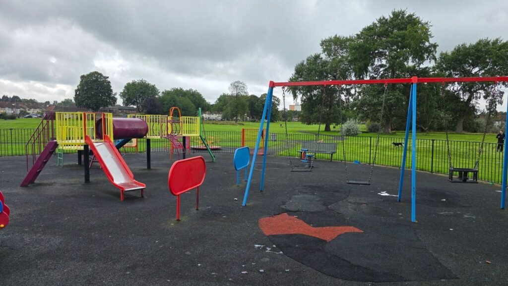 Dovecot Park playground, Liverpool (photo 5) Dovecot Park playground, Liverpool (photo 5)