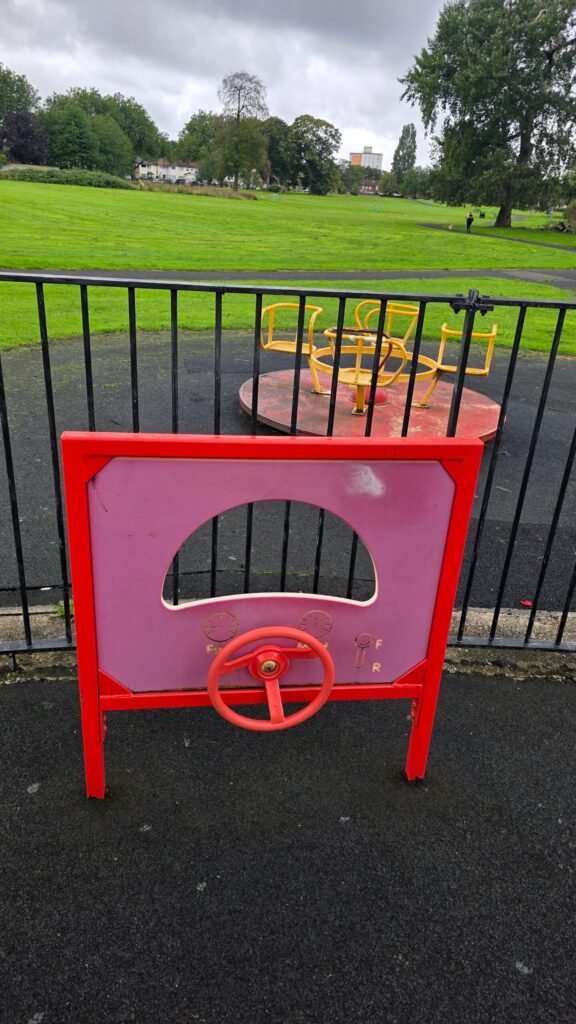 Dovecot Park playground, Liverpool (photo 11) Dovecot Park playground, Liverpool (photo 11)