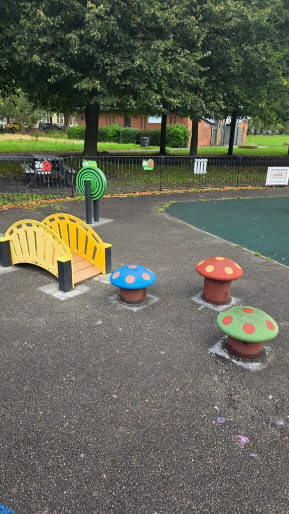 Wavertree Botanic Gardens playground, Liverpool (photo 8) Wavertree Botanic Gardens playground, Liverpool (photo 8)