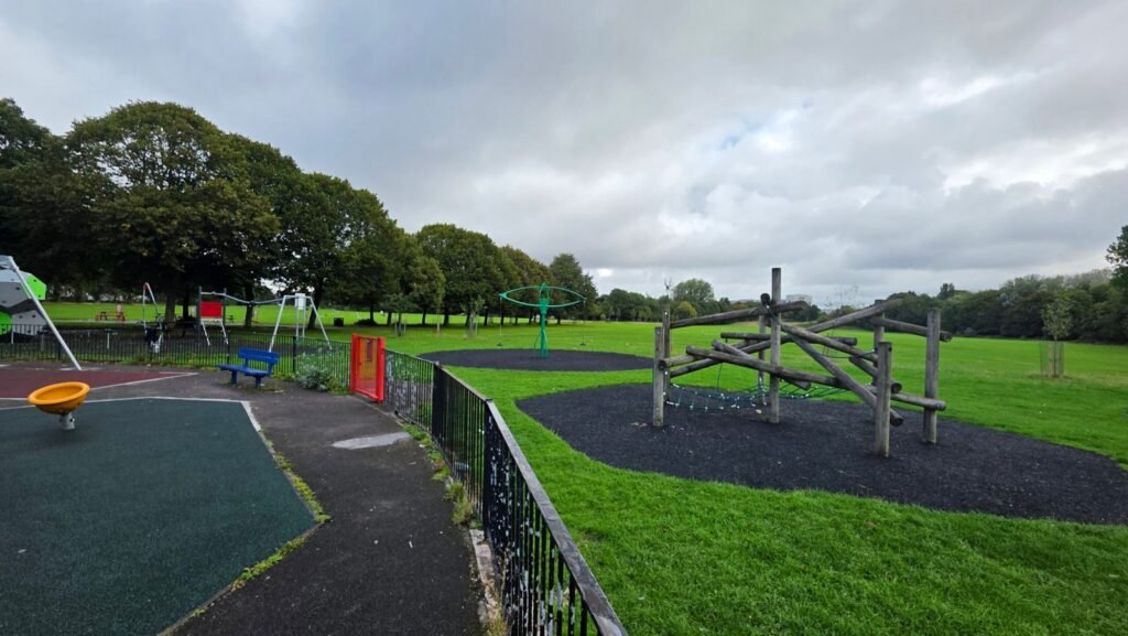 Wavertree Botanic Gardens playground, Liverpool (photo 14) Wavertree Botanic Gardens playground, Liverpool (photo 14)